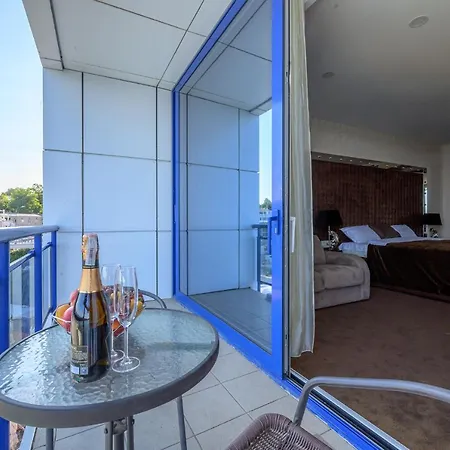 Sea Apartment *